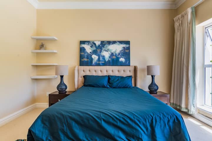 To Let 4 Bedroom Property for Rent in Hout Bay Western Cape
